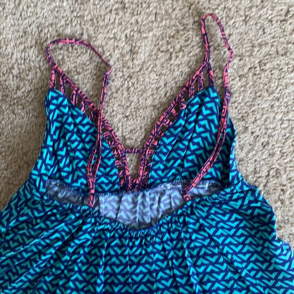 Assorted Tank Top Bundle - Picture 10 of 11